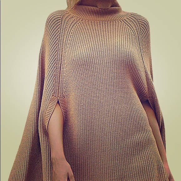 ❤️ Stay Classy in this Casual Pullover❤️ - Picture 1 of 6